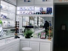 -翰佐蔡司小乐圆·依视路星趣控·暴龙眼镜折扣店
