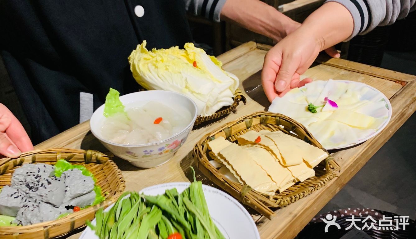 蒸正火锅｜可以^蒸^的火锅店[爱心]