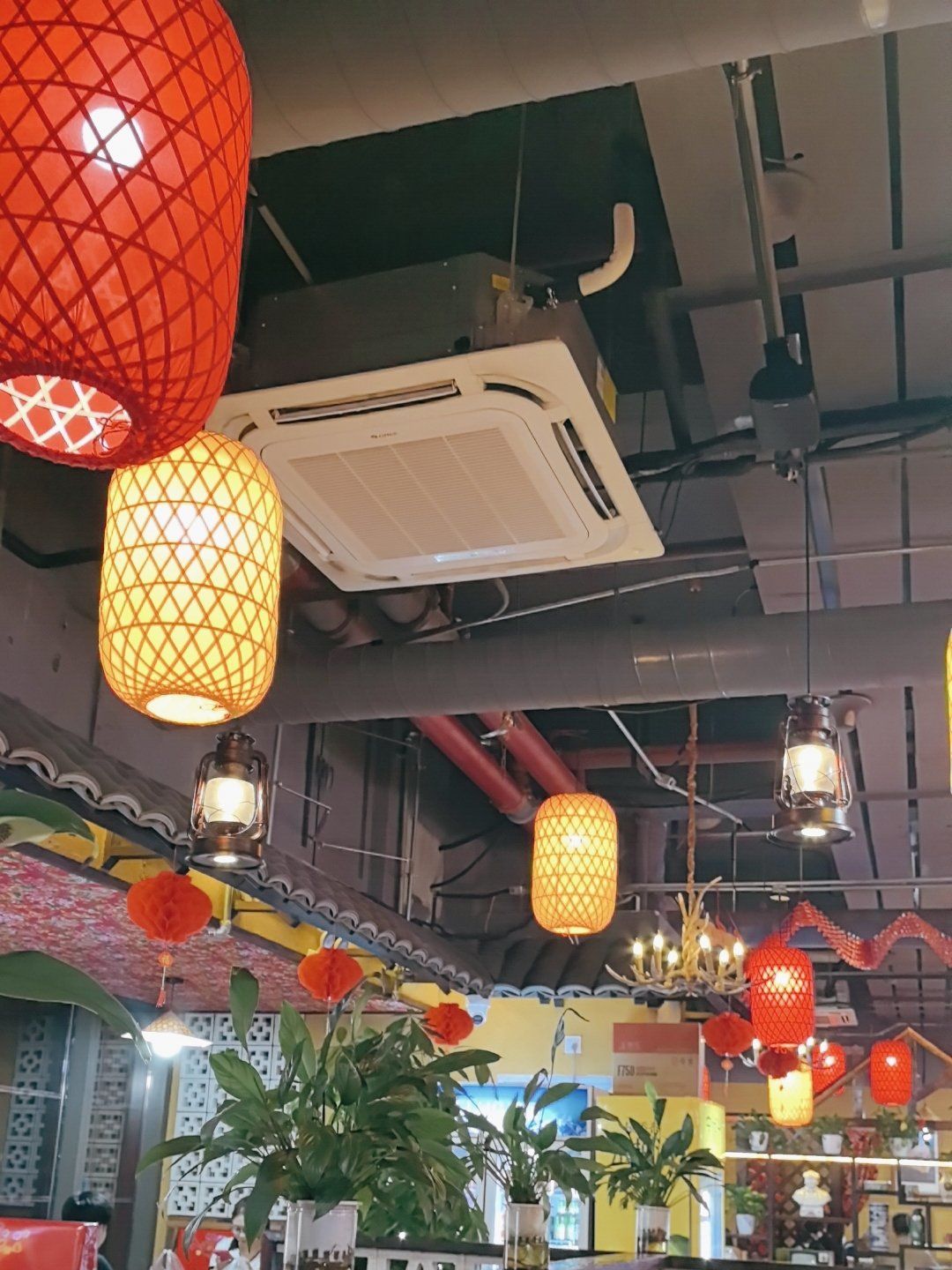灯笼高挂,味道更佳,东北菜