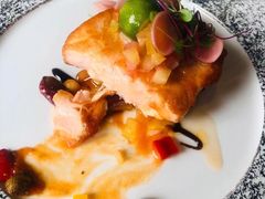 煎三文鱼-YUE·6·西式融合餐厅(外滩六号店)