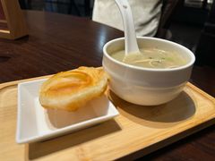 老济南甜沫配油旋-明湖楼·经典鲁菜山东海鲜(大明湖店)
