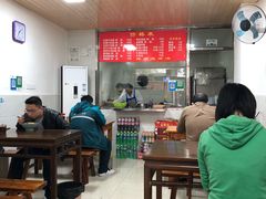 大堂-旺泉餐饮店·清真牛肉面馆