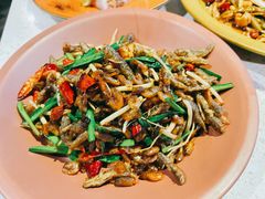 油炸小鱼小虾-半山腰·云南菜(侨福芳草地店)