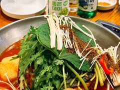 土豆排骨火锅（辣）-喇喇排骨火锅·传统韩式脊骨汤(望京西园总店)
