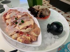 -洪氏嗨捞·广东猪肚鸡·椰子鸡火锅(西咸万象城店)