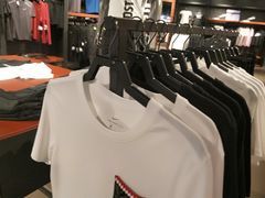 -耐克(恒隆广场店)