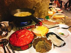 -鲜入围煮花胶鸡海鲜火锅