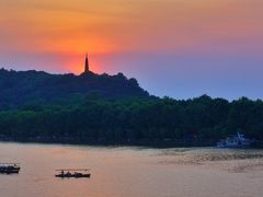 三楼露台远眺宝石山与保俶塔-湖畔居茶楼(湖滨店)