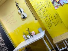 -志龙皇冠吃货椰子铺