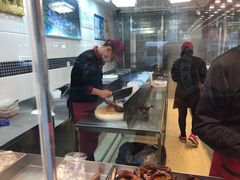 -狗撵鸭(泰山公寓店)