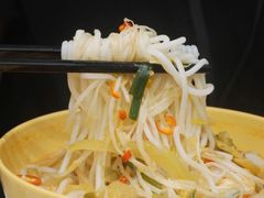 -谭仔米线(皇庭广场店)