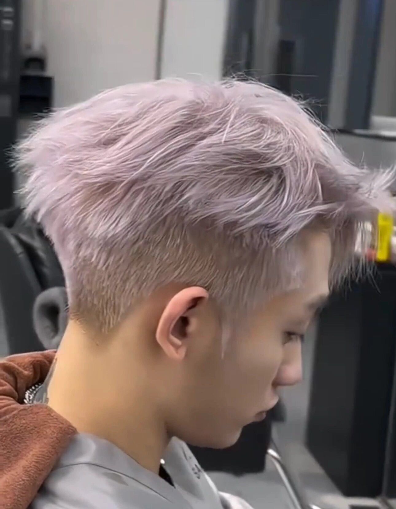 男生新年发色推荐 男士紫灰色