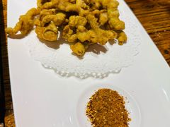 现炸小酥肉-霸气大叔干锅鸭头·龙虾烧烤·川菜·赛事直播(三里屯店)