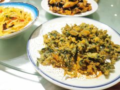 油炸香椿芽-华盛园卷子王农家菜水库鱼