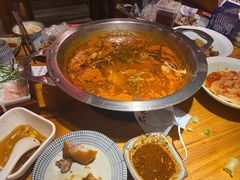 -野山舂·贵州现舂酸汤火锅(鸿通城店)