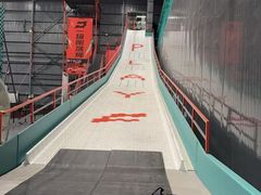 -极限PLAY运动娱乐新世界·团建派对潮玩休闲馆·室内蹦极高空游乐园