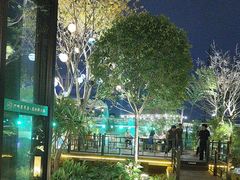 -茅草房·河畔园林火锅