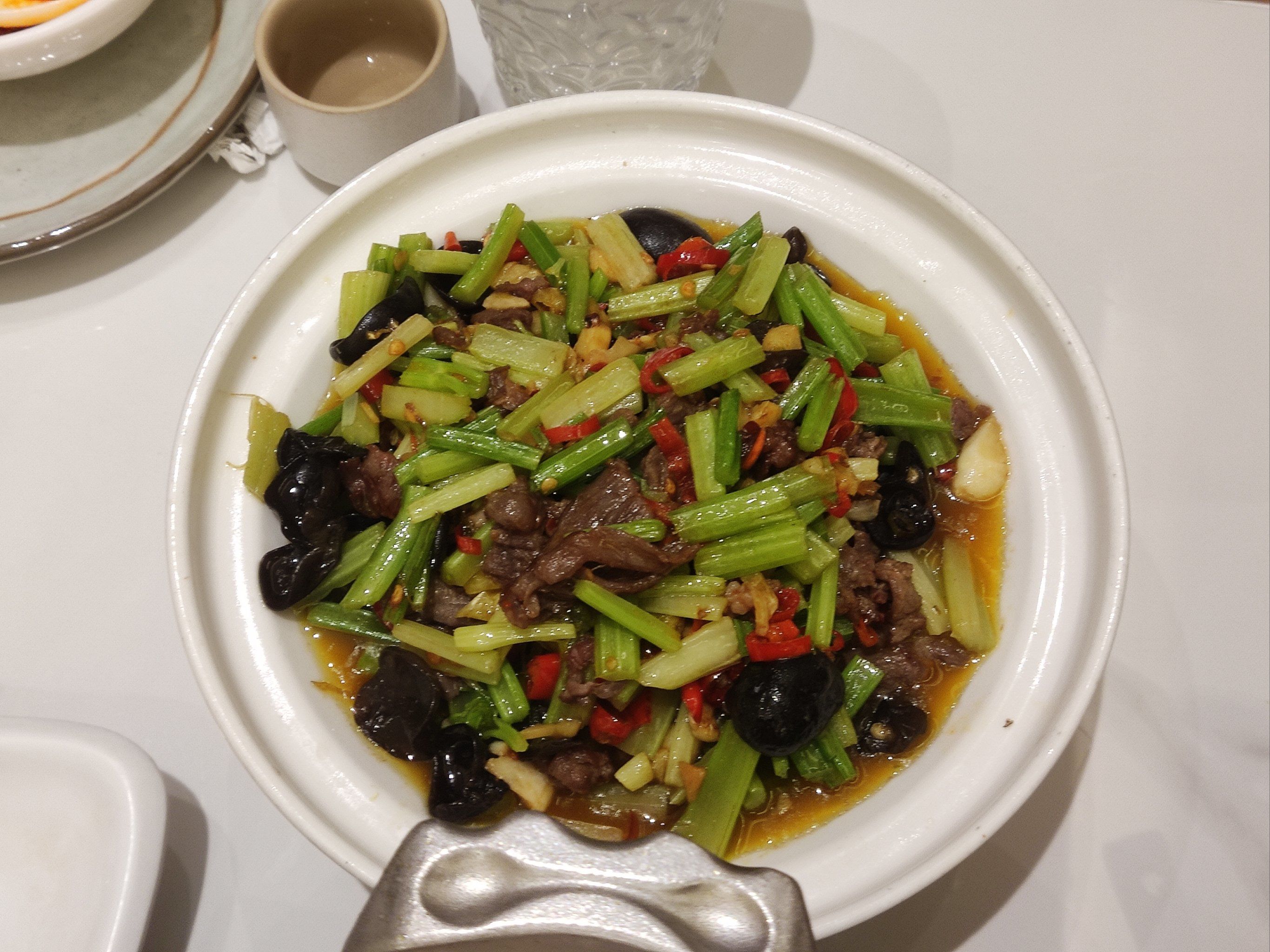 眉州东坡的这家店环境整洁,菜品辣度适中