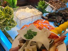 -广州万富希尔顿酒店·感趣自助餐厅·金秋蟹宴生蚝海鲜刺身