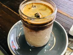 燕麦牛奶脏咖啡-MIKAKU(万达广场上海宝山店)