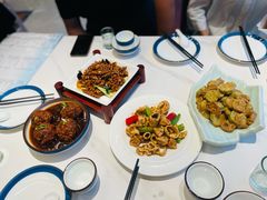 鸭蛋黄狮子头-梅飞酒家(名辉豪庭店)