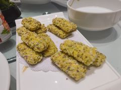 -鞍山大白鲨美食酒店