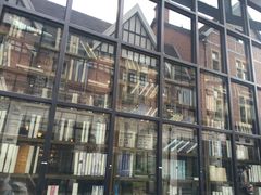 -钟书阁(松江泰晤士小镇店)