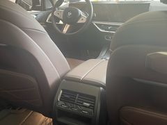 -上海宝信宝马4S店