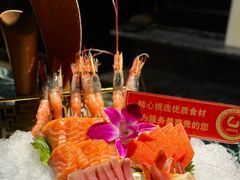 -云顶旋转自助景观餐厅