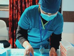 -岳辰齿科(浦东长泰店)