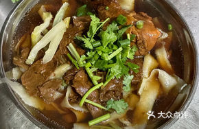 Braised Beef Shank Noodles with Hand-cut Noodles