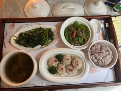 -莉泽月子中心(凯旋江景店)