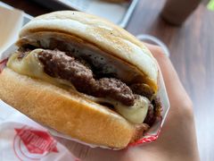 蘑菇牛肉汉堡-FATBURGER 特富客汉堡(外交公寓店)