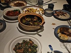 -八府香鸭·啫啫煲(华山路店)