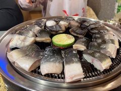 -围炉肉舍•炭烤活鳗•丹东海鲜烤肉(步行街店)