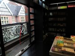 -钟书阁(松江泰晤士小镇店)