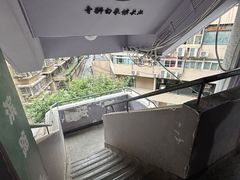 -白象居