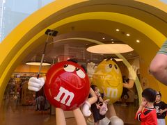 -m豆巧克力世界(上海世茂广场店)