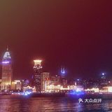 吹着江风，（有点冷），还是很舒服的