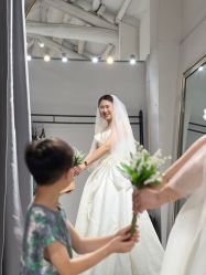 -Lady  Jane高端婚纱礼服馆