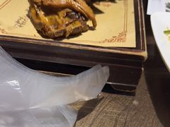 -东口码头·烧鸽子·鱼头泡饼·地方菜(金鹰悦城店)