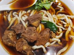 牛肉面-清真吴记门钉肉饼·喜多利
