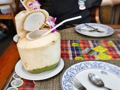 椰青-卷心菜和避孕套餐厅(Pattaya)