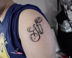 -SNOW TATTOO STUDIO