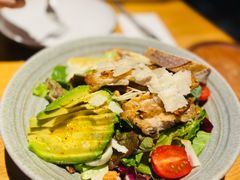 鸡肉牛油果沙拉-The Diner X餐厅(青岛万象城店)