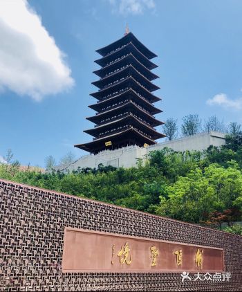 说是春牛首，但是还是在夏天跟好朋友来到了牛首山～