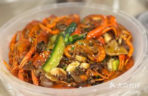 Finger-Licking Garlic Crayfish