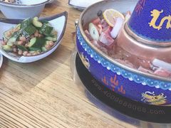 -毛辣果·贵州红酸汤牛肉火锅(西单店)