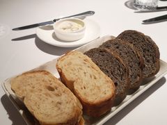 餐前面包黄油-壳里西餐厅Coquille Seafood Bistro(蒙自路店)