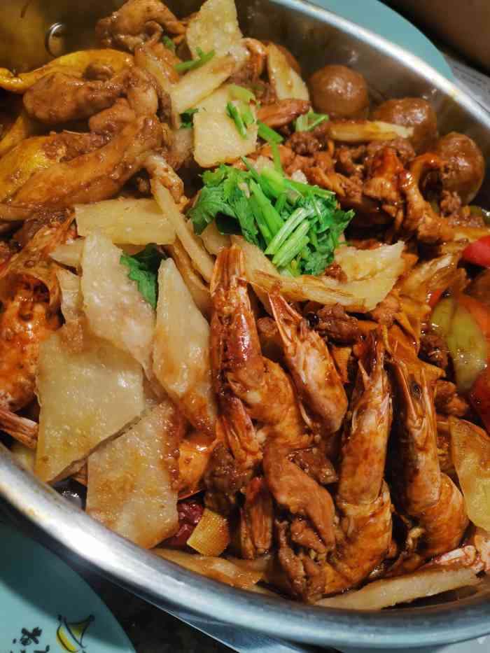 黄记煌三汁焖锅(红博中央公园店)-"黄记煌焖锅每锅底料是提前精心准备